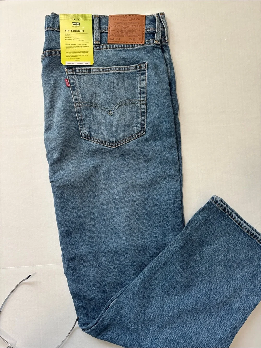 Levi's 514 Men's Straight Jeans in Medium Blue Denim 42x32